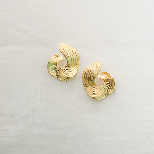 VIRTUE Croissant Swirl Earrings