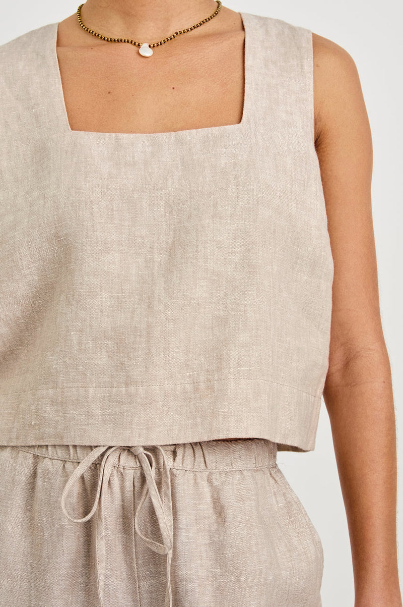 Rails Resort Akira top