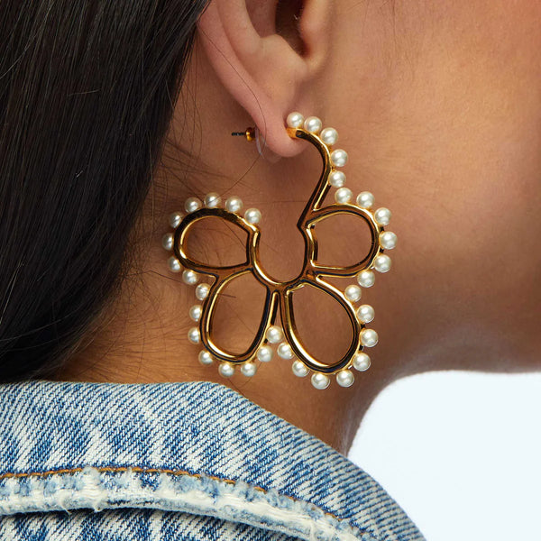 Lele Sadoughi PEARL DAISY HOOP EARRINGS